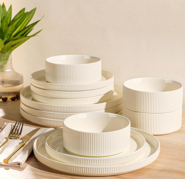 Beige Ceramic Dinnerware Set for 4 – Scratch Resistant Plates & Bowls