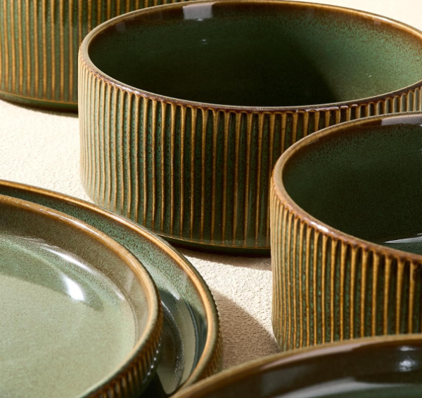 Handcrafted Reactive Glaze Stoneware Dinnerware Set – Moss