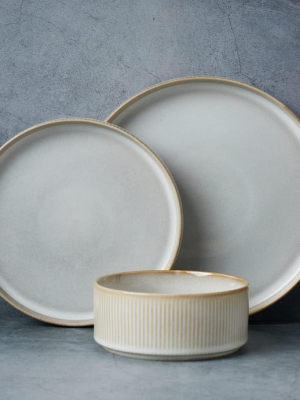 Ribbed Stoneware Dinnerware Set for 4 – Cappuccino White