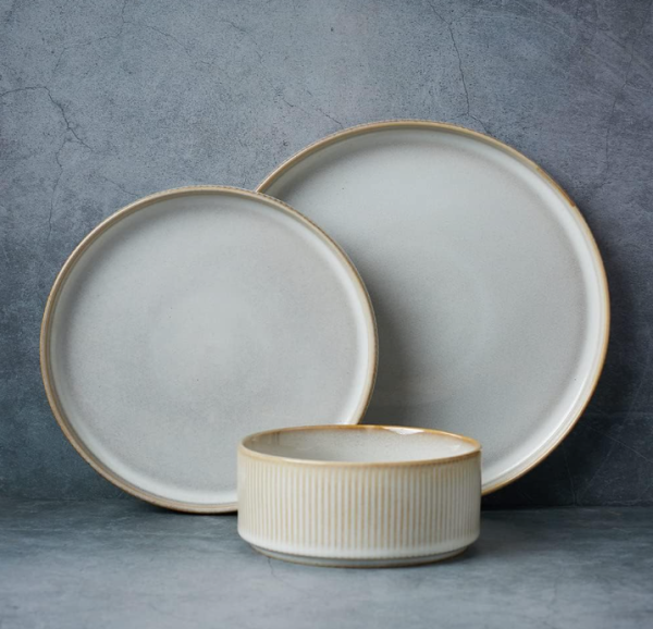 Ribbed Stoneware Dinnerware Set for 4 – Cappuccino White